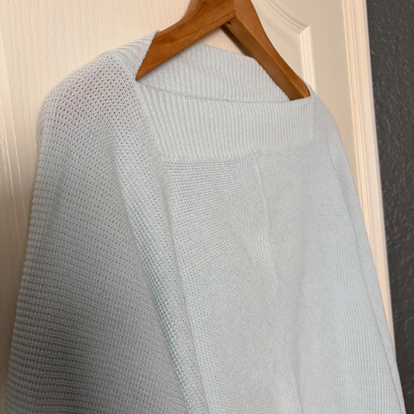 Lululemon Forward Flow Silver Fox / Alpine White Cape Tunic Shrug, OS - Picture 7 of 13